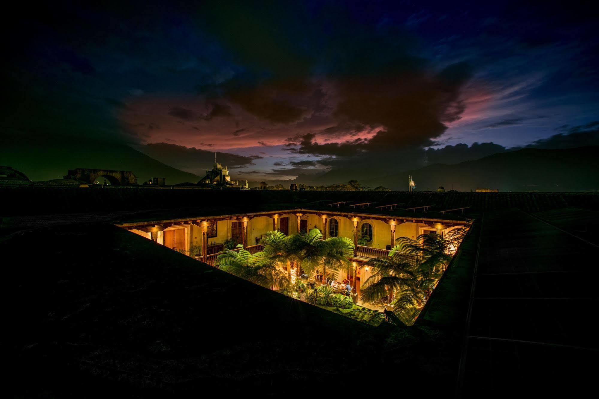 Hotel Palacio De Dona Leonor Antigua Exterior photo